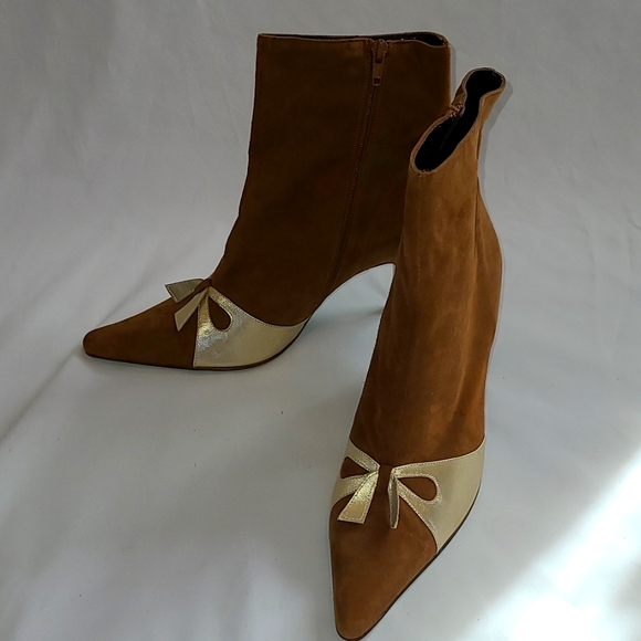 Cynthia Rowley Shoes - Cottagecore Cynthia Rowley/Geist Booties!